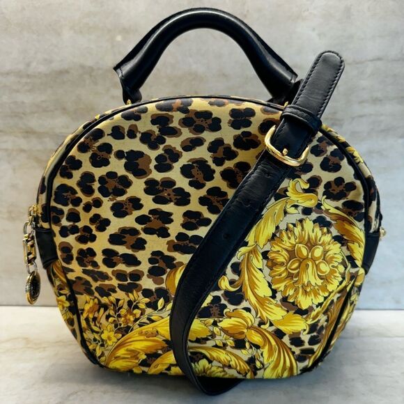 AUTH GIORGIO ARMANI BAG - Picture 1 of 11